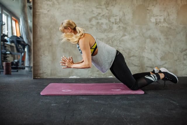 Jakie ćwiczenia na pelikany pomogą wzmocnić ramiona i zredukować tkankę? Jakie ćwiczenia na pelikany pomogą wzmocnić ramiona i zredukować tkankę?