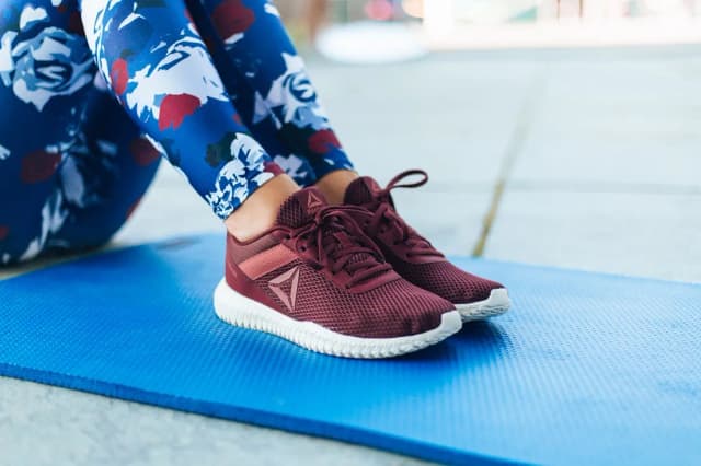 Jakie buty na fitness wybierać, aby uniknąć kontuzji i bólu? Jakie buty na fitness wybierać, aby uniknąć kontuzji i bólu?